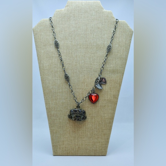 Funky, maximalist necklace in gunmetal grey chain three pendants. - Picture 2 of 4